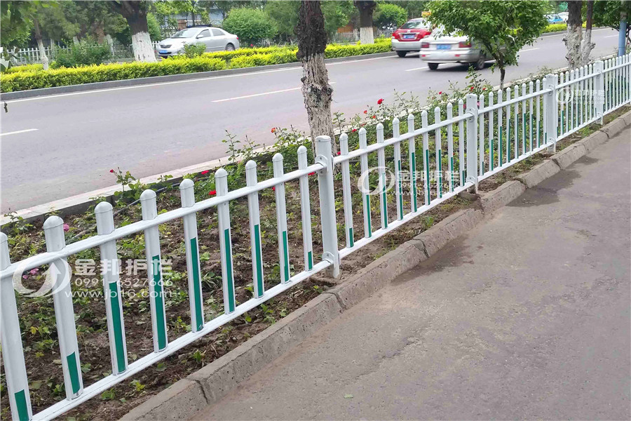 草坪護(hù)欄-029